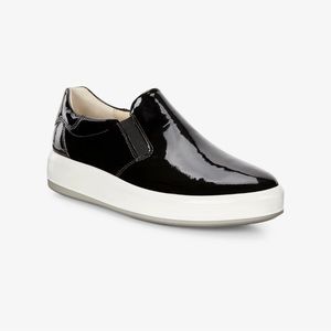 Ecco Soft Black Patent Leather Slip on Sneakers